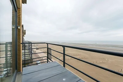 Les Petrels 601 met zeezicht te Koksijde