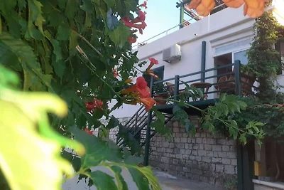 Apartments Kamaki - Two Bedroom Apartment wit...