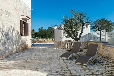 Villa in Ostuni mit Terrasse und Parken
