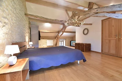 Ferienhaus mit Pool in Verteillac