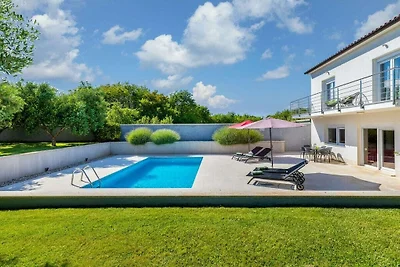 Villa a Fasana con piscina