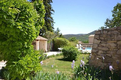 Ferienhaus mit Garten und privatem Pool