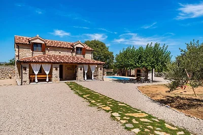 Rustikale Villa mit Pool der Nähe des...