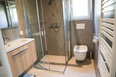 Élégant séjour de 4 chambres au bord de la...