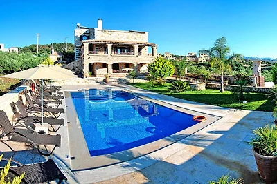 Villa cretese vicino alla spiaggia per 10
