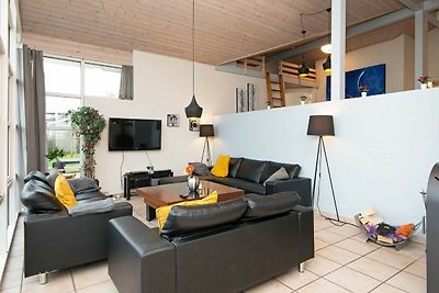 Modernes Ferienhaus in Sjølund mit Sauna
