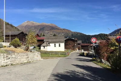 Chalet in Wiler bij Skilift & Uitzicht