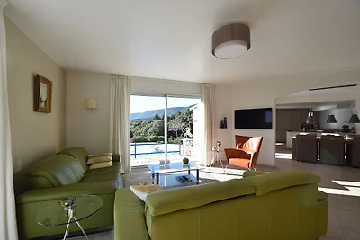 Elegante villa con piscina privata
