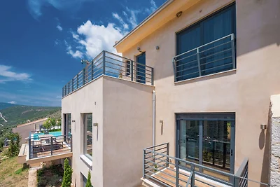 Schöne Villa in Sivota mit Swimmingpool