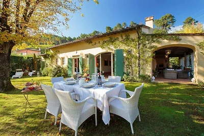Boerderij met privézwembad in Camaiore