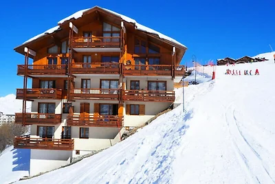 Geräumiges Apartment · Direkter Zugang zur Sk...