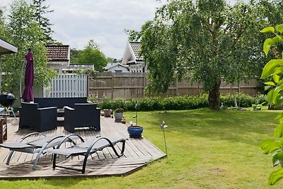 Modernes Ferienhaus mit Garten