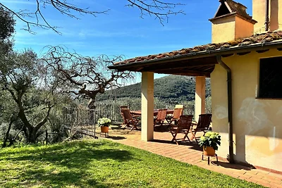 Toskanische Villa mit Pool inmitten von...