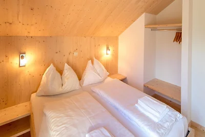 Einladendes Chalet mit Außenjacuzzi an der...