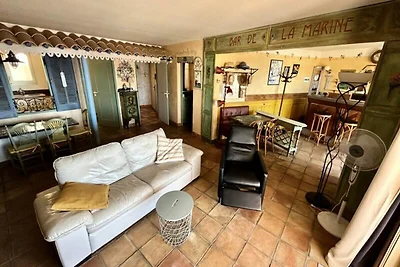 Appartement met Zeezicht en Zwembad