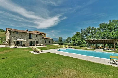 Schönes Herrenhaus in Poppi mit Pool