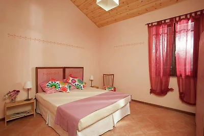 Gemütlicher Bauernhof in Cagli in Hügelnähe