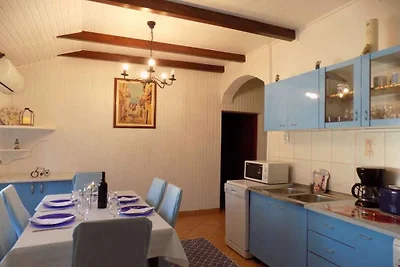 Ferienhaus in Karlobag mit Schwimmbecken