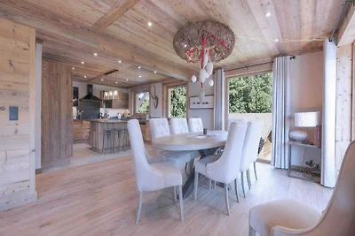 Uitzonderlijk chalet met zwembad en aircondit...