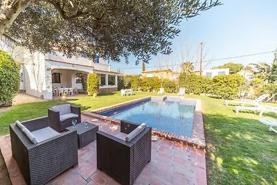 Villa mit privatem Pool und großem Garten