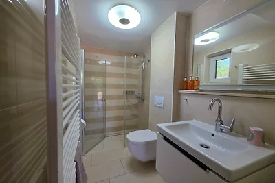 Bungalow für 6 Personen mit sehr großem Garte...