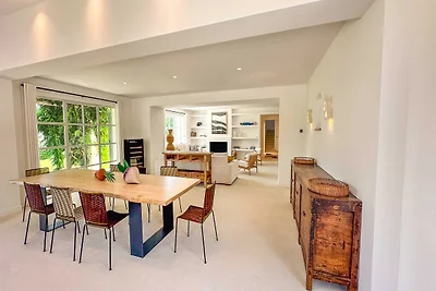 Mediterrane Villa – 6 Schlafzimmer/12 Persone...