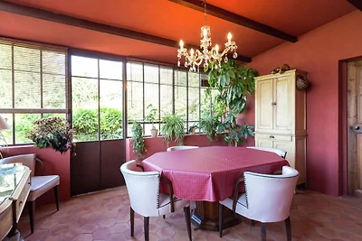 Elegante villa con piscina a Grasse