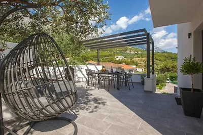 Villa in Krvavica mit Barbecue und Wifi