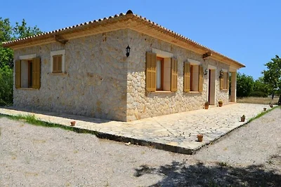 Haus in Llubá mit Pool und Terrasse