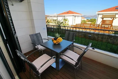 Apartments Kula - One-Bedroom Apartment with ...