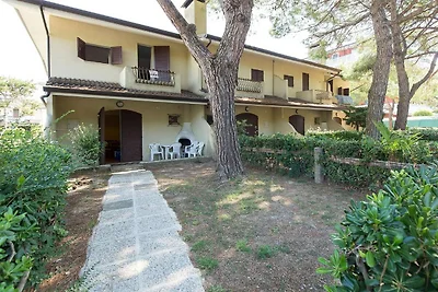 Leuke villa in Caorle met balkon
