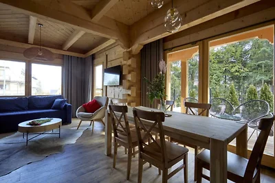 Komfortable Ferienvilla mit Bergblick
