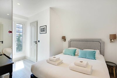 Modern 2BD/6P appartement met airconditioning...