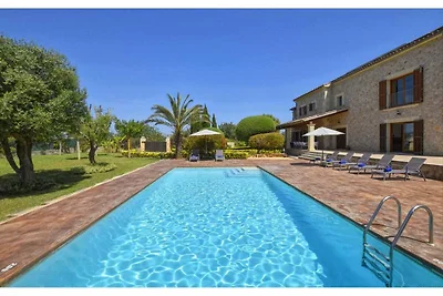 Lussureggiante casa vacanze con piscina