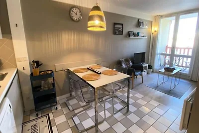 Schצne Wohnung mit Pool