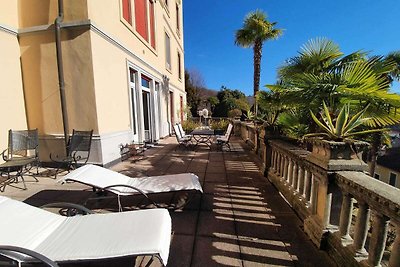 Wohnung in historischer Villa mit Seeblick in...