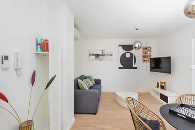 Apartment Life Plus-Two Bedroom Apartment wit...