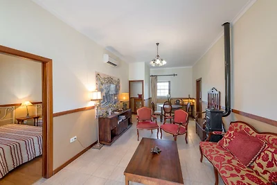 Ruhiges Ferienhaus mit Pool in Vila Flor...