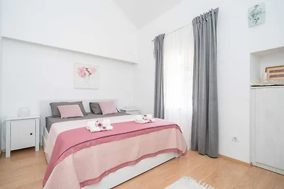 Holiday Home Majkovi - Three Bedroom Holiday ...