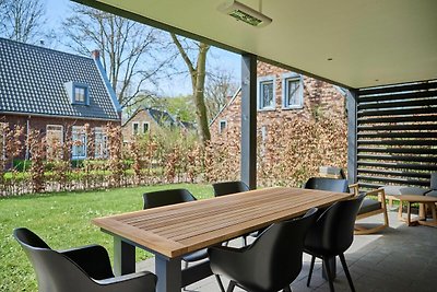 Bella villa con veranda a 4 km da Maastricht