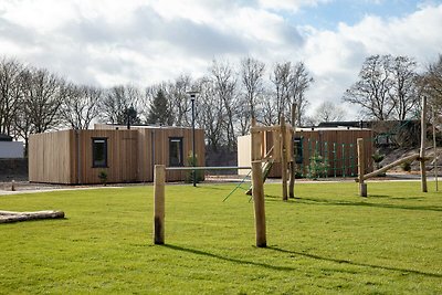 Kinderhütte mit Geschirrspüler in einem Ferie...