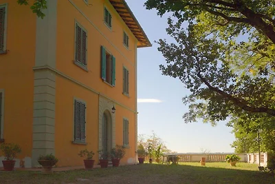Ein Teil einer schönen Villa mit Aussicht