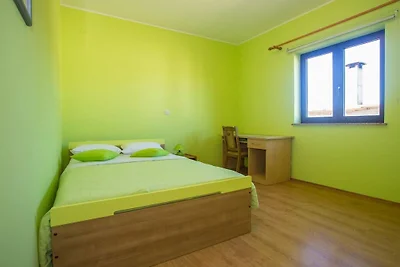 Dvori z basenem