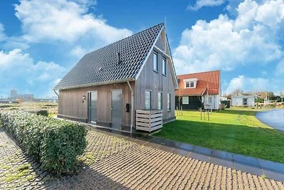 Ferienhaus in Scherpenisse mit Terrasse