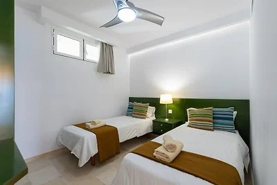 Strandapartment mit Terrasse und Aussicht