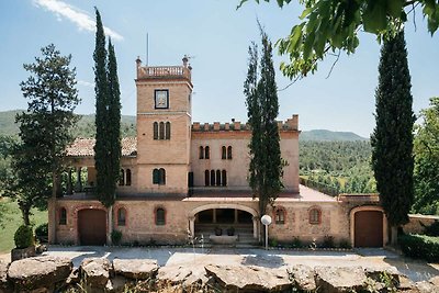 Villa moderna vicino alla foresta