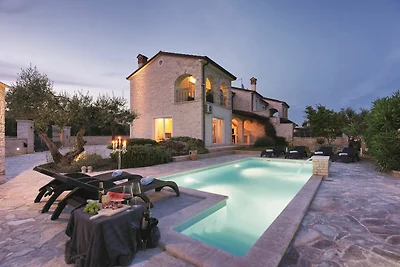 Villa in Rovinjsko Selo mit privatem Pool