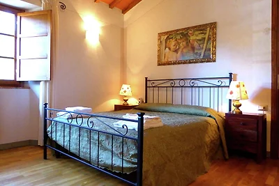 Ferienhaus in Montecarelli mit Swimmingpool