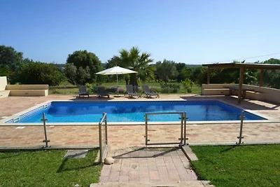 Villa in Moncarapacho mit Schwimmbecken
