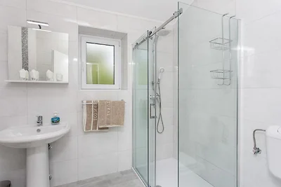 Villa Mirjana - Two Bedroom Apartment with Ba...